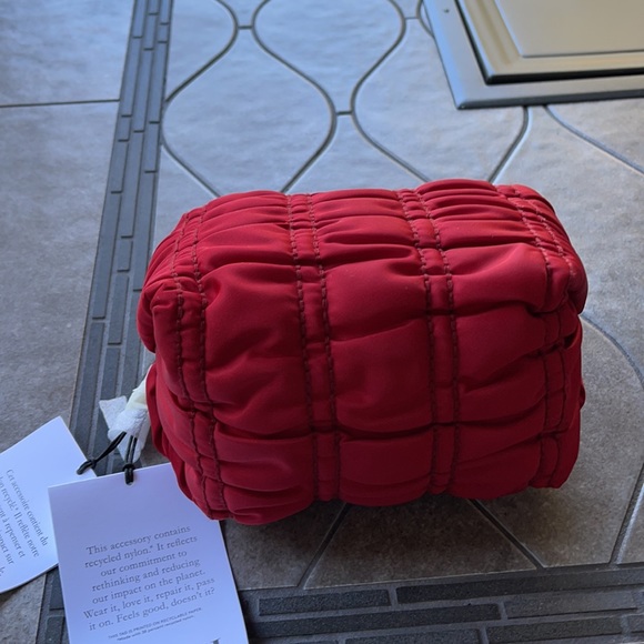 COACH Small Boxy Cosmetic Case With Ruching - Picture 3 of 16